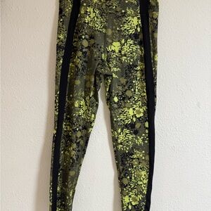 Floral Green and Black women  Leggings